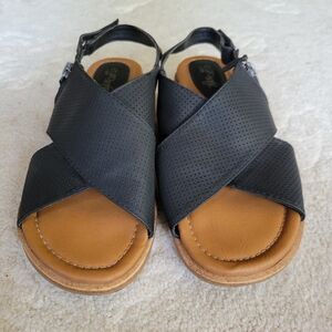 Euro Soft Sandals by Sofft